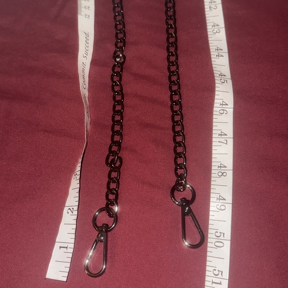 🔥⛓️GUNMETAL PURSE 👜 STURDY STRAP. CAN BE USED TO TRANSFER A BEAUTIFUL WALLET - Picture 7 of 9